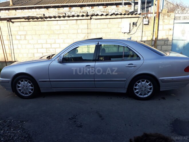 Mercedes E 240 2000, 250,000 km - 2.4 л - Ağcabədi