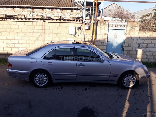 Mercedes E 240 2000, 250,000 km - 2.4 л - Ağcabədi