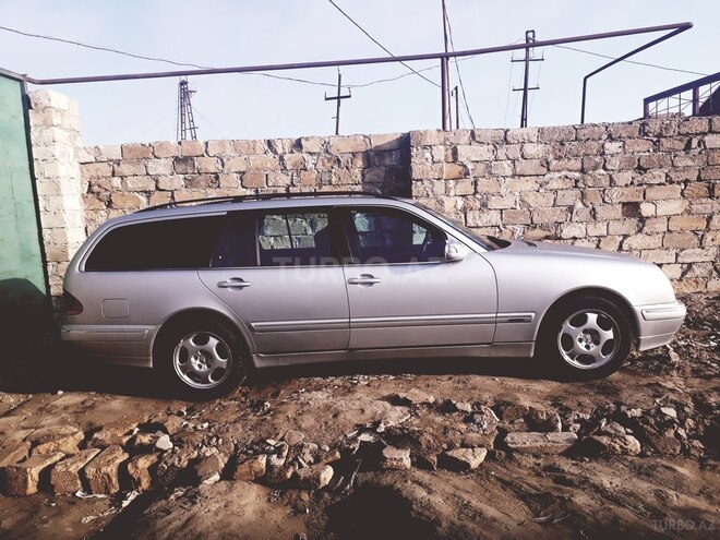 Mercedes E 220 2001, 280,482 km - 2.2 l - Bakı
