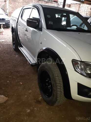 Mitsubishi L200 2015, 113,000 km - 2.5 l - Bakı