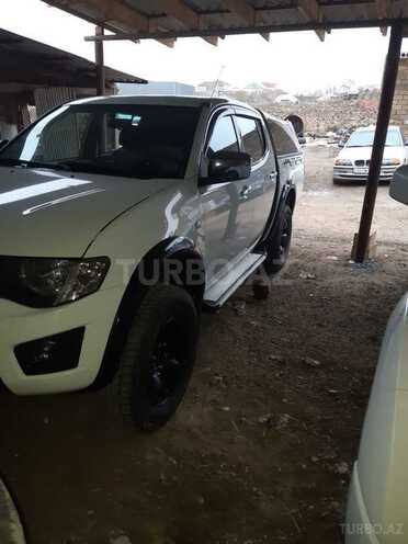 Mitsubishi L200 2015, 113,000 km - 2.5 l - Bakı