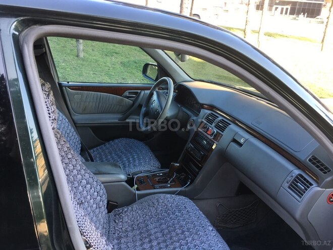 Mercedes E 220 2000, 395,000 km - 2.2 l - Bakı