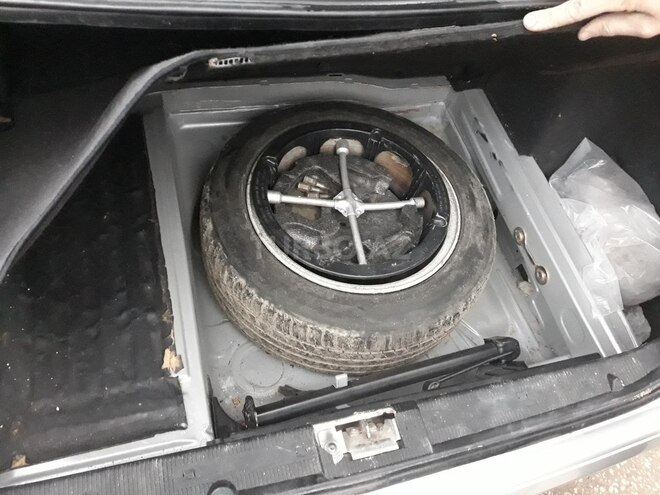 Mercedes E 220 2001, 318,000 km - 2.2 l - Sumqayıt
