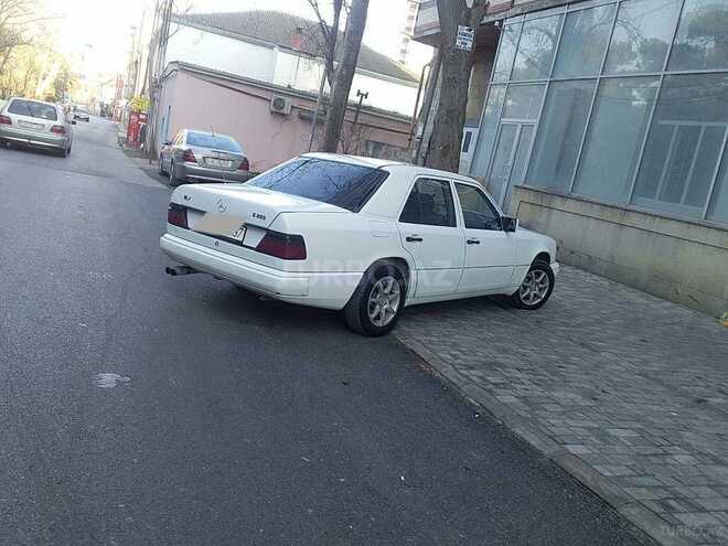 Mercedes E 260 1989, 155,000 km - 2.6 л - Bakı