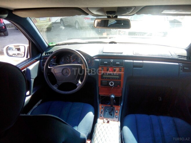 Mercedes E 240 1998, 315,968 km - 2.4 l - Bakı