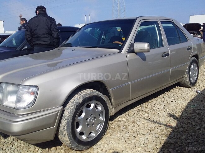 Mercedes E 230 1989, 360,650 km - 2.3 l - Bakı