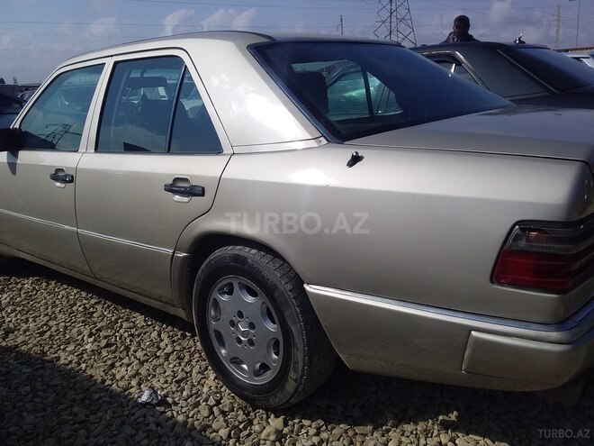 Mercedes E 230 1989, 360,650 km - 2.3 l - Bakı
