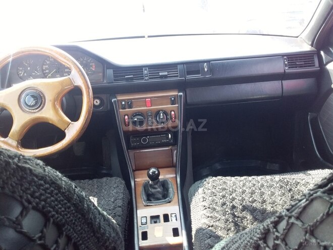 Mercedes E 230 1989, 360,650 km - 2.3 l - Bakı