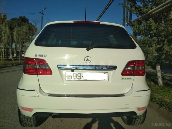 Mercedes B 180 2010, 52,900 km - 1.7 l - Sumqayıt