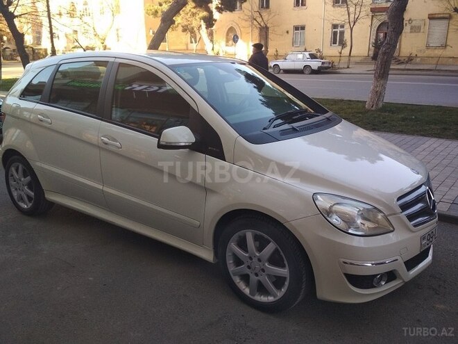 Mercedes B 180 2010, 52,900 km - 1.7 l - Sumqayıt