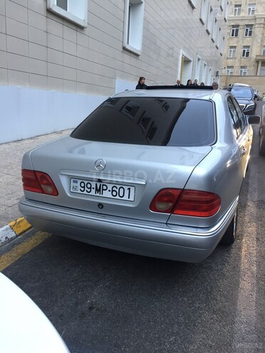 Mercedes E 240 1998, 378,000 km - 2.4 l - Bakı