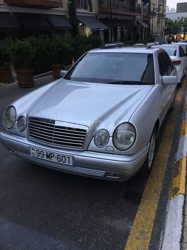 Mercedes E 240 1998, 378,000 km - 2.4 l - Bakı