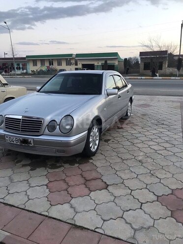 Mercedes E 220 1998, 279,555 km - 2.0 l - Ağcabədi