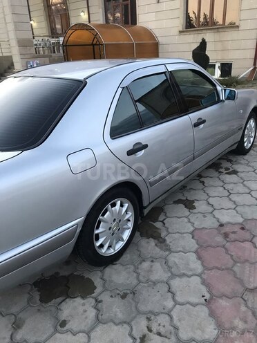 Mercedes E 220 1998, 279,555 km - 2.0 l - Ağcabədi