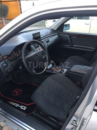 Mercedes E 220 1998, 279,555 km - 2.0 l - Ağcabədi