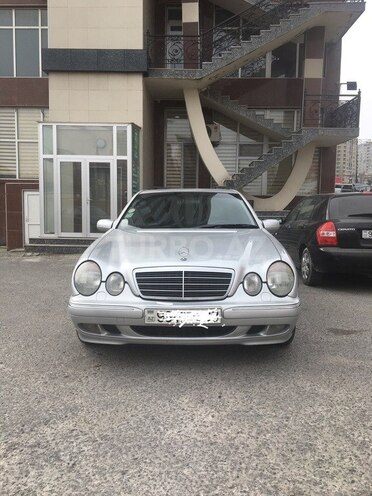 Mercedes E 220 2001, 334,542 km - 2.2 l - Bakı