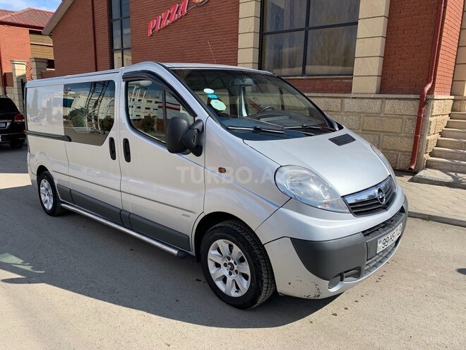 Opel Vivaro 2007, 215,000 km - 2.0 l - Gəncə