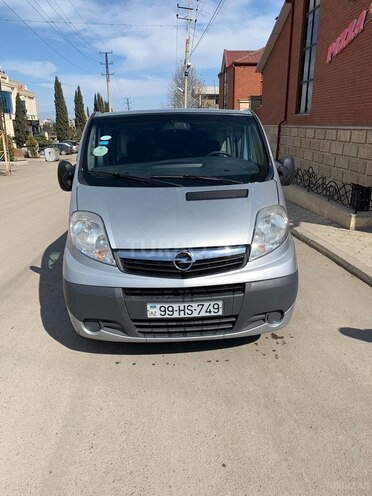 Opel Vivaro 2007, 215,000 km - 2.0 l - Gəncə