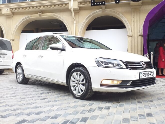 Volkswagen Passat 2013, 129,737 km - 1.8 л - Bakı