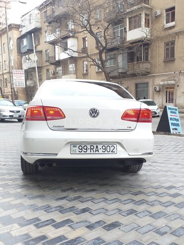 Volkswagen Passat 2013, 129,737 km - 1.8 л - Bakı