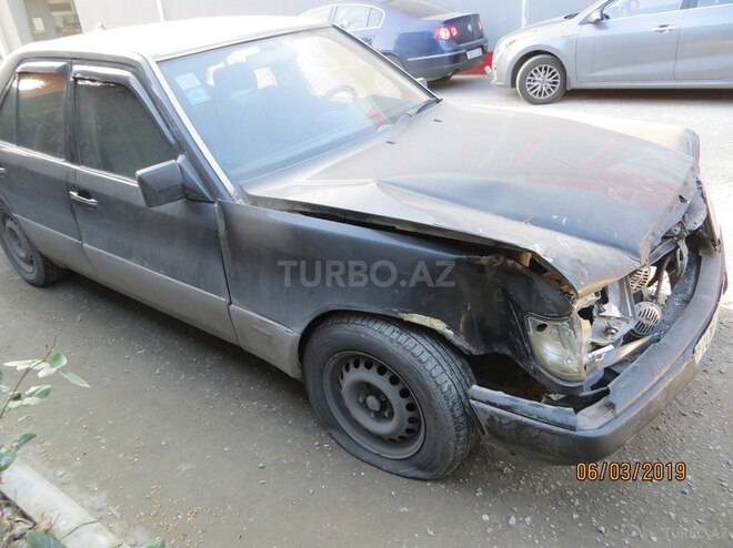 Mercedes E 300 1989, 350,000 km - 3.0 l - Bakı