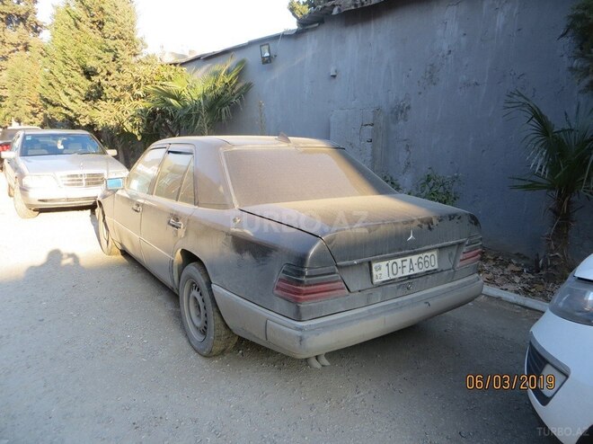 Mercedes E 300 1989, 350,000 km - 3.0 l - Bakı