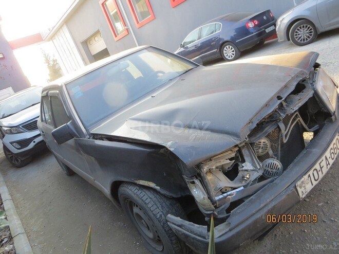Mercedes E 300 1989, 350,000 km - 3.0 l - Bakı