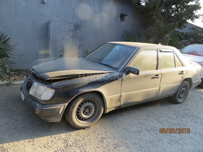 Mercedes E 300 1989, 350,000 km - 3.0 l - Bakı