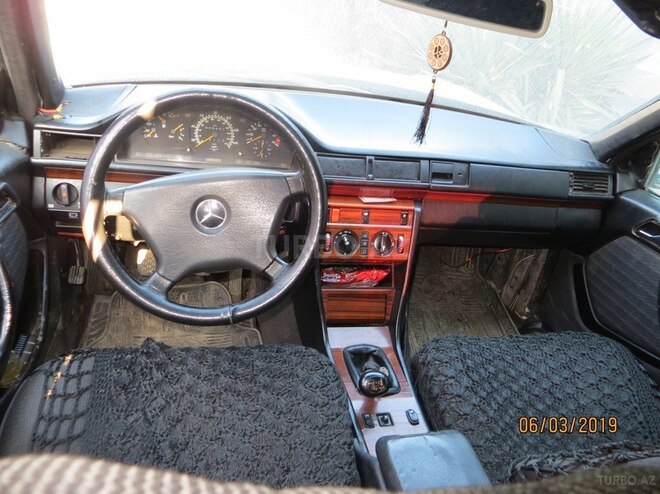Mercedes E 300 1989, 350,000 km - 3.0 l - Bakı