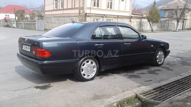 Mercedes E 240 1998, 4,050,070 km - 2.4 l - Zaqatala
