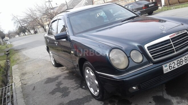 Mercedes E 240 1998, 4,050,070 km - 2.4 l - Zaqatala
