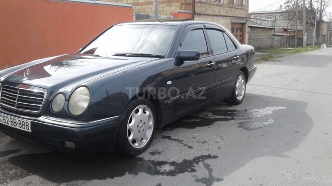 Mercedes E 240 1998, 4,050,070 km - 2.4 l - Zaqatala