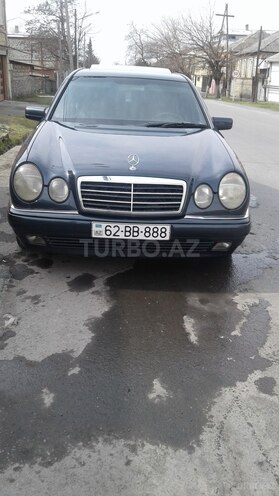 Mercedes E 240 1998, 4,050,070 km - 2.4 l - Zaqatala