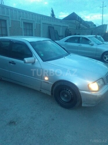 Mercedes C 220 1999, 568,000 km - 2.2 l - Bakı
