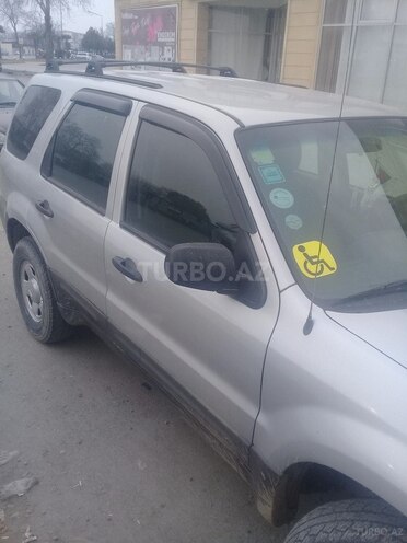 Ford Escape 2005, 180,000 km - 2.5 l - Ağcabədi