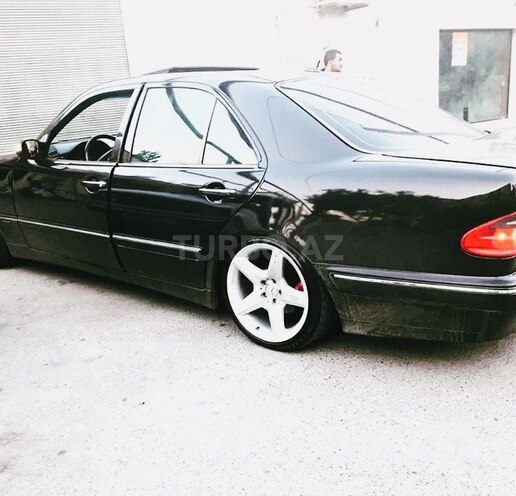Mercedes E 280 2000, 279,000 km - 2.8 л - Bakı