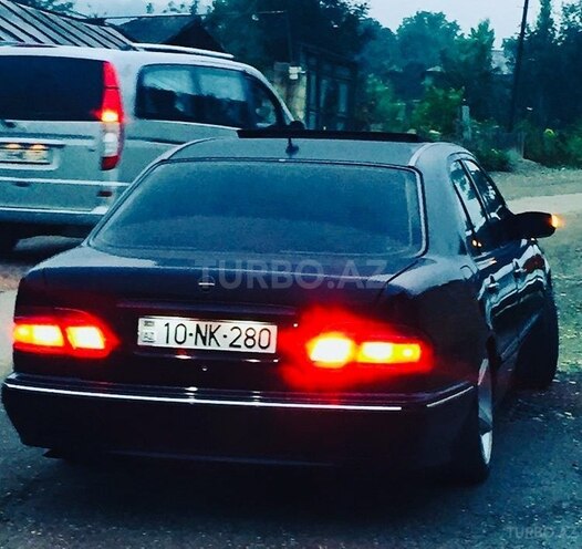 Mercedes E 280 2000, 279,000 km - 2.8 л - Bakı