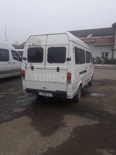 Mercedes 208 D 1994, 100,000 km - 2.0 l - Lənkəran