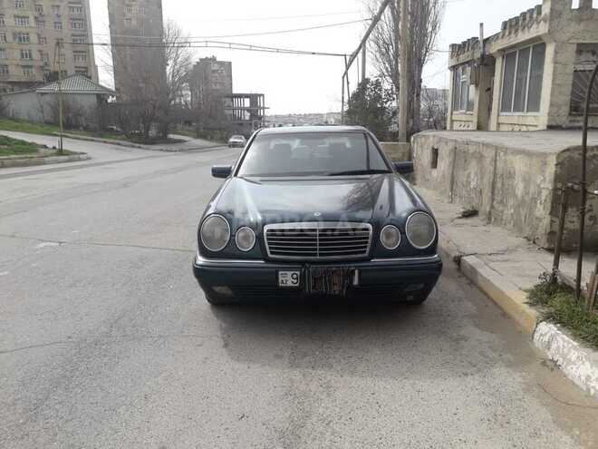 Mercedes E 230 1995, 310,000 km - 2.3 l - Bakı