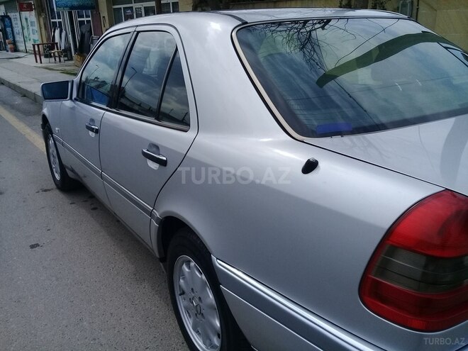 Mercedes C 220 1995, 185,000 km - 2.2 l - Saatlı