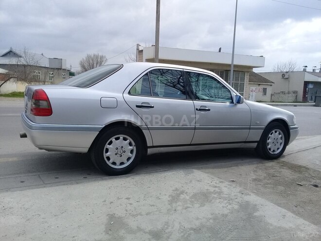 Mercedes C 220 1995, 185,000 km - 2.2 l - Saatlı