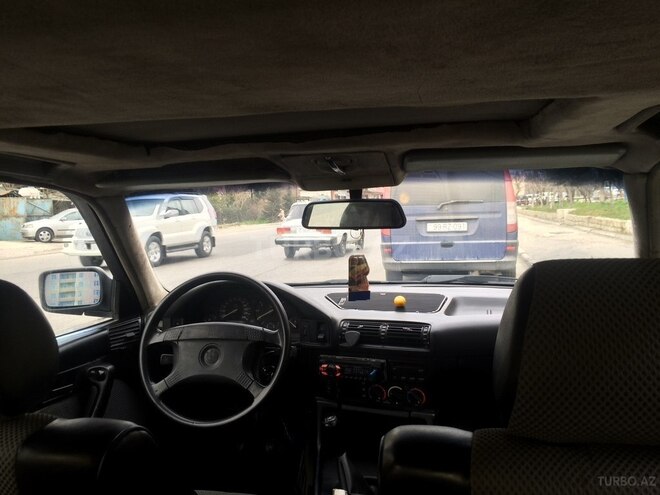 BMW 523 1993, 298,000 km - 2.5 l - Bakı
