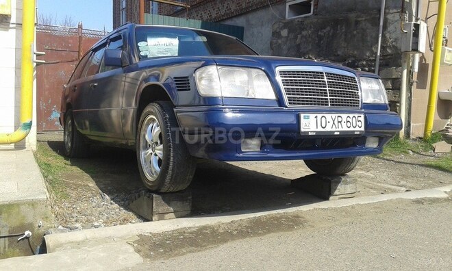 Mercedes E 250 1995, 64,645 km - 0.3 l - Astara
