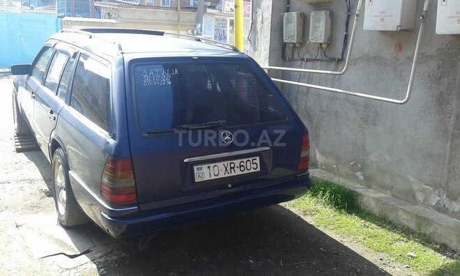 Mercedes E 250 1995, 64,645 km - 0.3 l - Astara