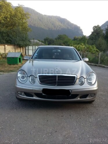 Mercedes E 220 2003, 420,000 km - 2.2 l - Quba