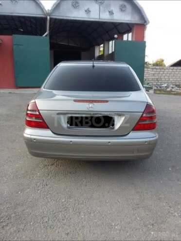 Mercedes E 220 2003, 420,000 km - 2.2 l - Quba