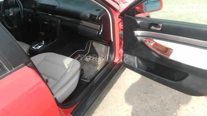 Audi A4 1998, 145,565 km - 1.8 l - Gəncə
