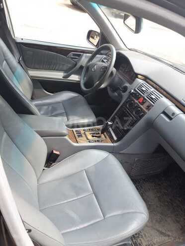 Mercedes E 220 2000, 375,000 km - 2.2 l - Bakı