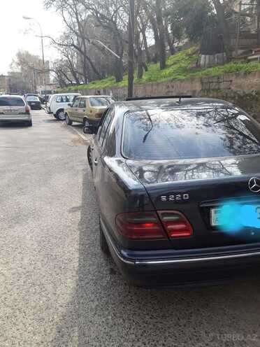Mercedes E 220 2000, 375,000 km - 2.2 l - Bakı
