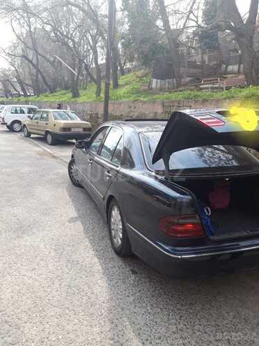 Mercedes E 220 2000, 375,000 km - 2.2 l - Bakı